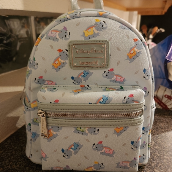 DUMBO Disney Loungefly Bag - Picture 2 of 5